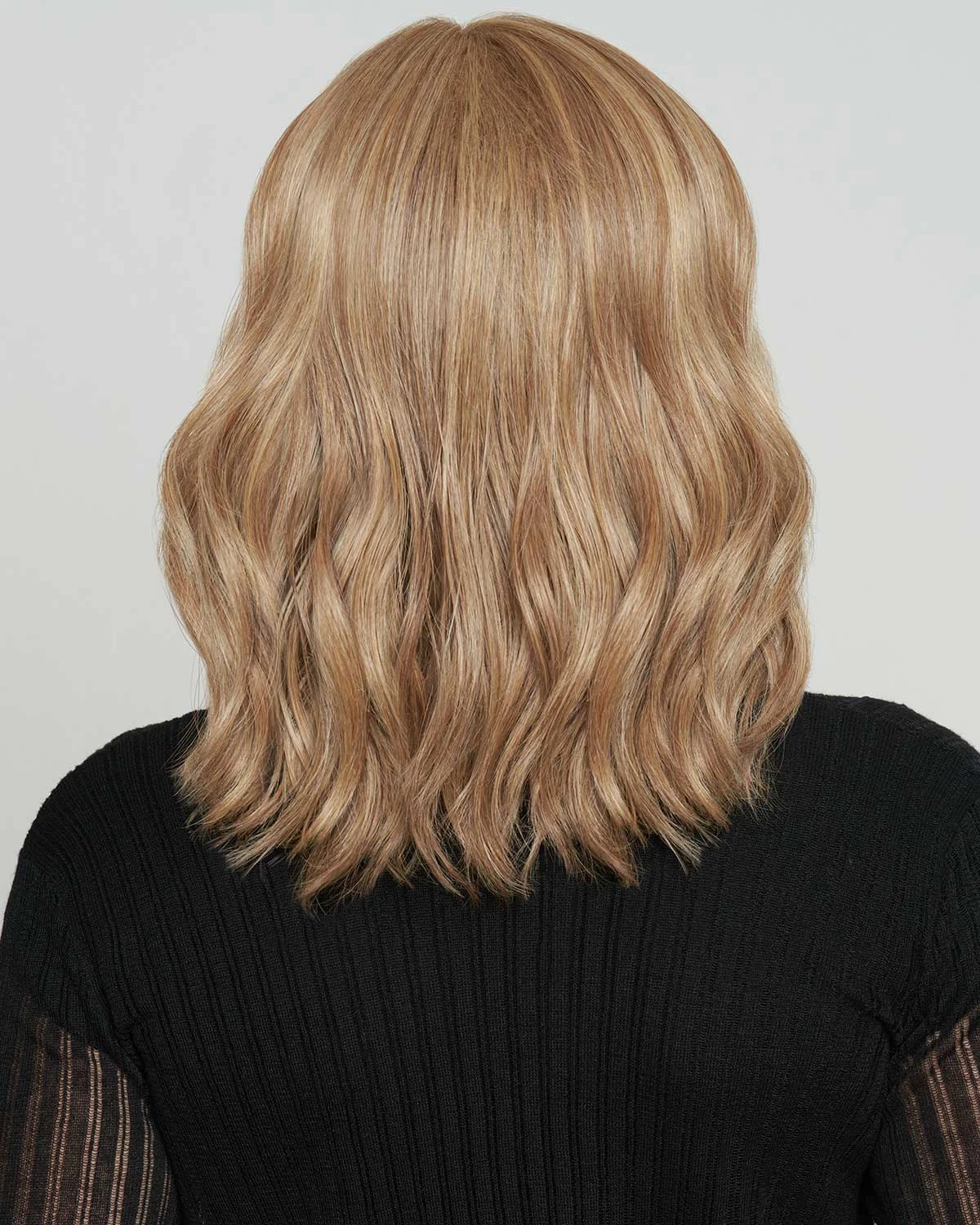 Wavy Day | Lace Front & Monofilament Synthetic Wig By Raquel Welch 7 Wavy Day | Lace Front & Monofilament Synthetic Wig By Raquel Welch - Image 5